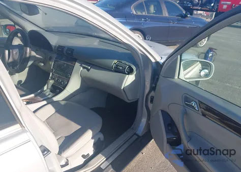 2005 Mercedes-Benz C 240 Luxury 4Matic from USA, damaged, VIN WDBRF81J95F589404